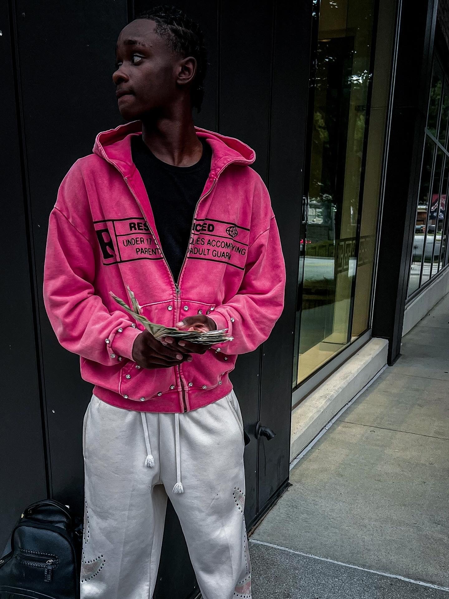 Restricted zip up